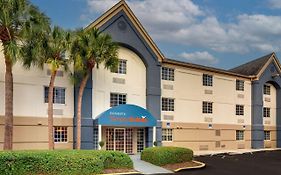 Candlewood Suites Miami Airport West